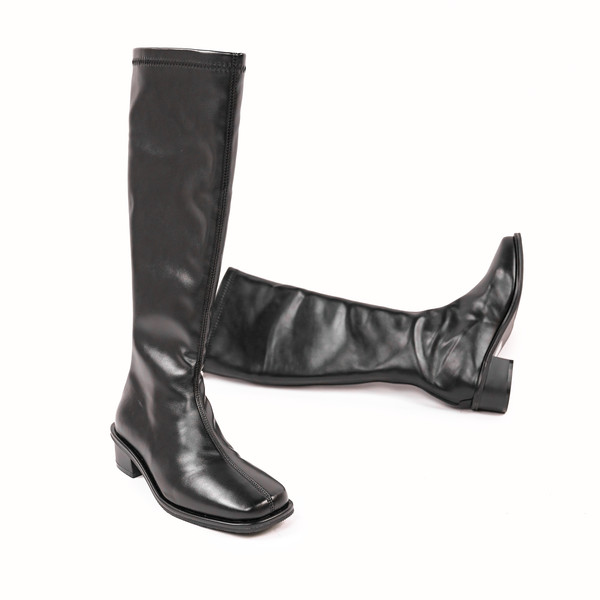 Bí quyết phối đồ cá tính cùng boot cao cổ nữ đế bệt