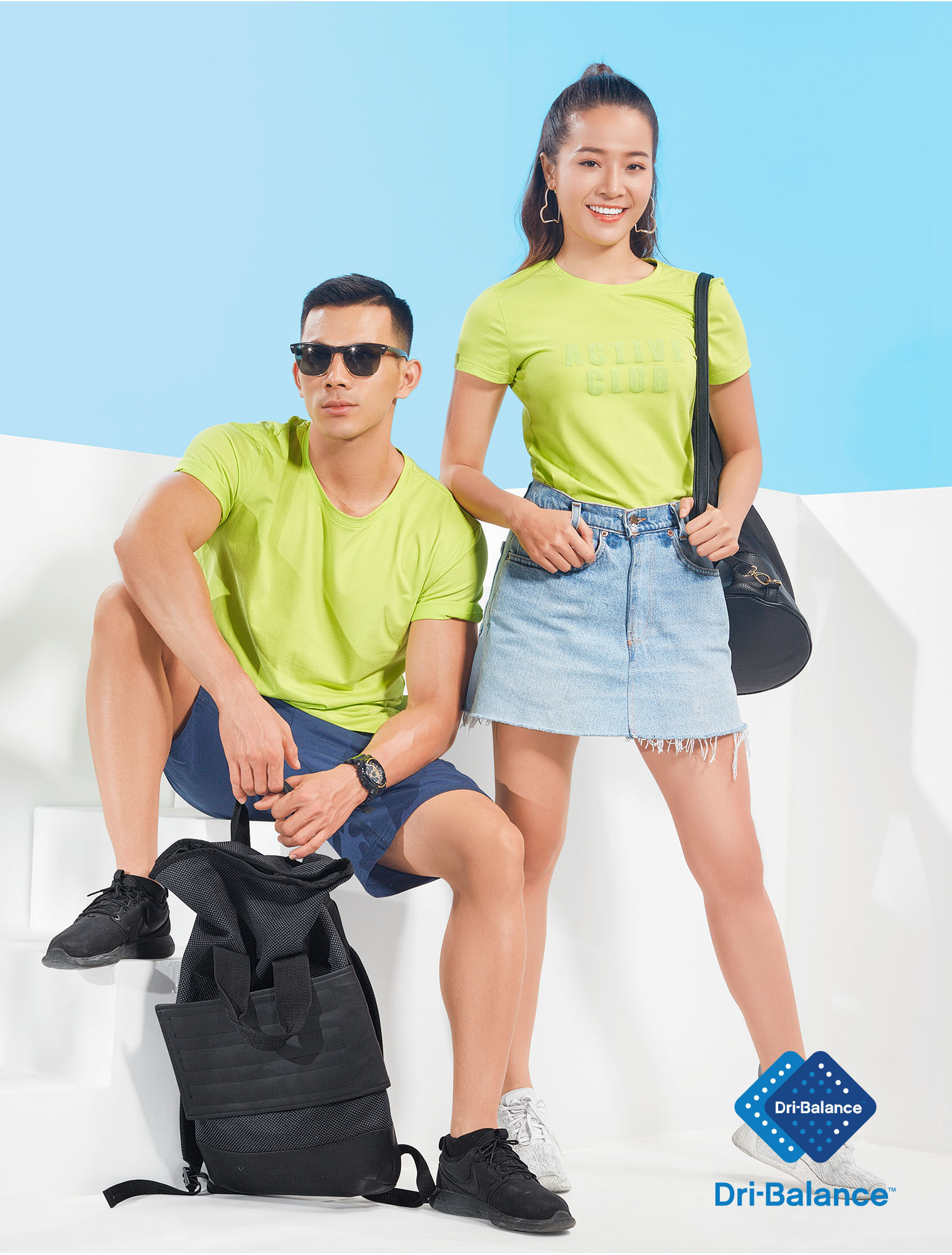 Mix and match: Chân váy jeans mặc với áo gì đẹp – độc – chất?