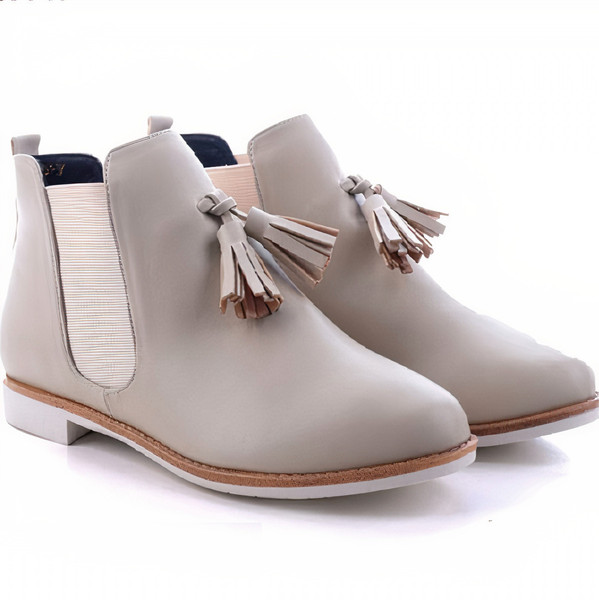 Top 3 mẫu giày boot nữ cổ cao đế bệt đẹp nhất năm 2022